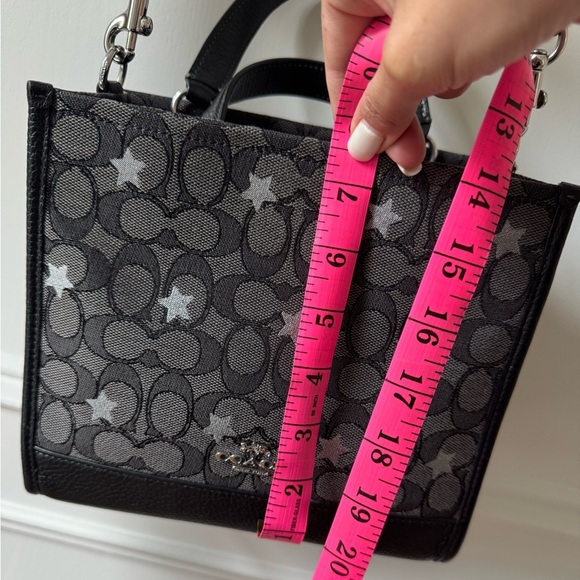 Coach Dempsey Tote 22 In Signature Jacquard With Star Embroidery - Like New - Picture 10 of 16